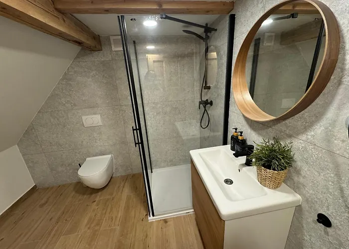 Kouzelna U Lesa Villa